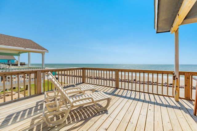 210 Beach Drive, Surfside Beach, TX 77541
