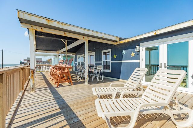 210 Beach Drive, Surfside Beach, TX 77541