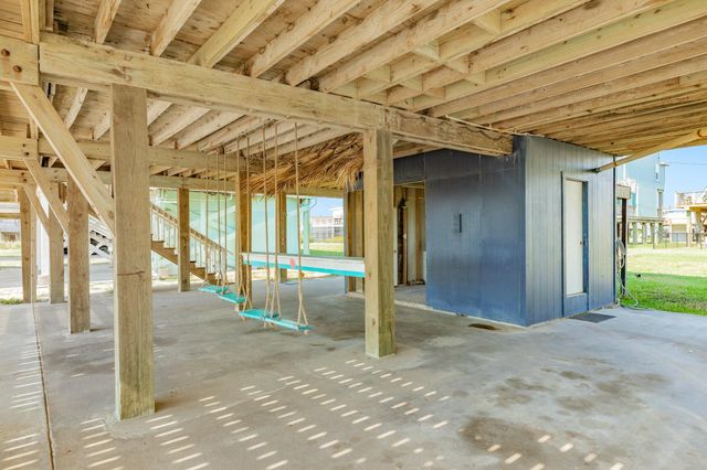 210 Beach Drive, Surfside Beach, TX 77541