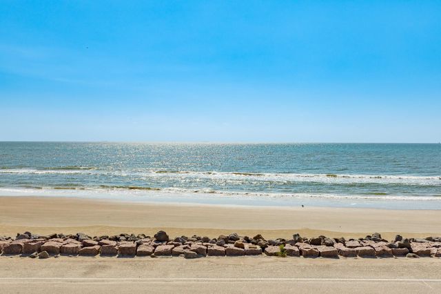 210 Beach Drive, Surfside Beach, TX 77541