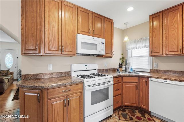 945 N Concourse, Keyport, NJ 07735