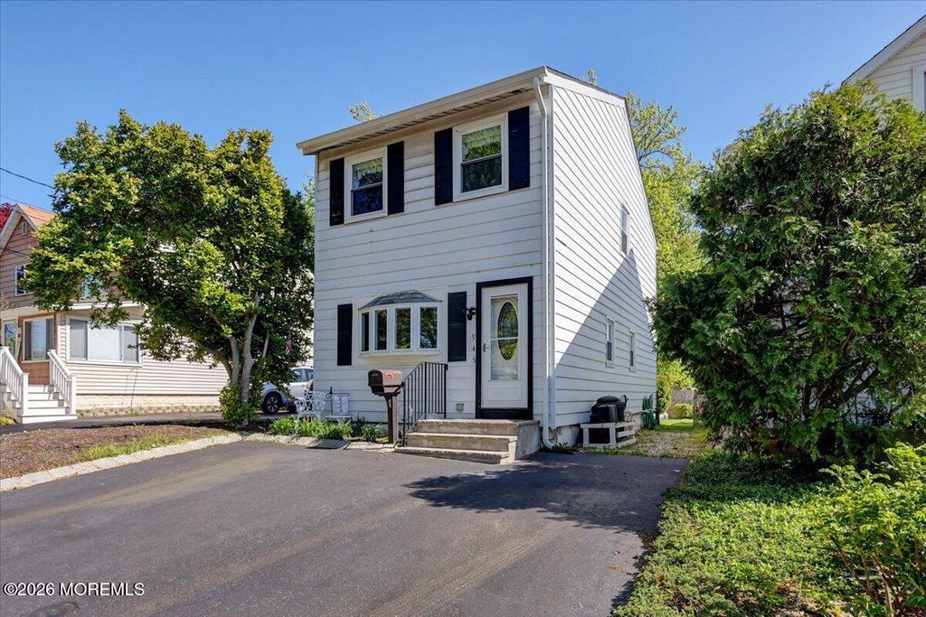 945 N Concourse, Keyport, NJ 07735