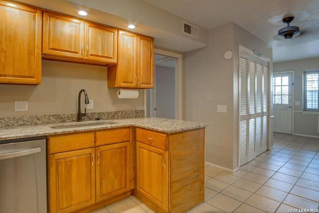 7500 Callaghan Rd Apt 263, San Antonio, TX 78229
