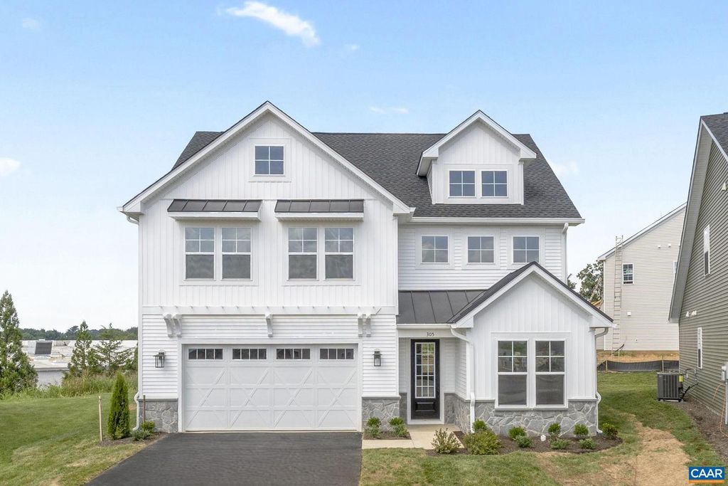 305 SUNBIRD LN, Waynesboro, VA 22980