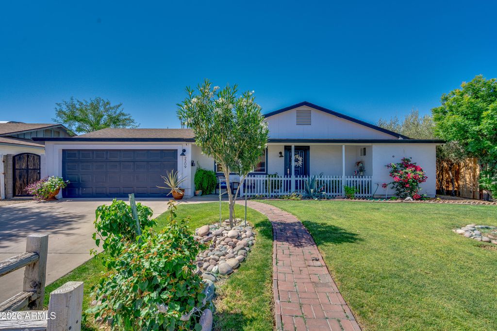 2209 W EDGEWOOD Avenue, Mesa, AZ 85202 — exterior