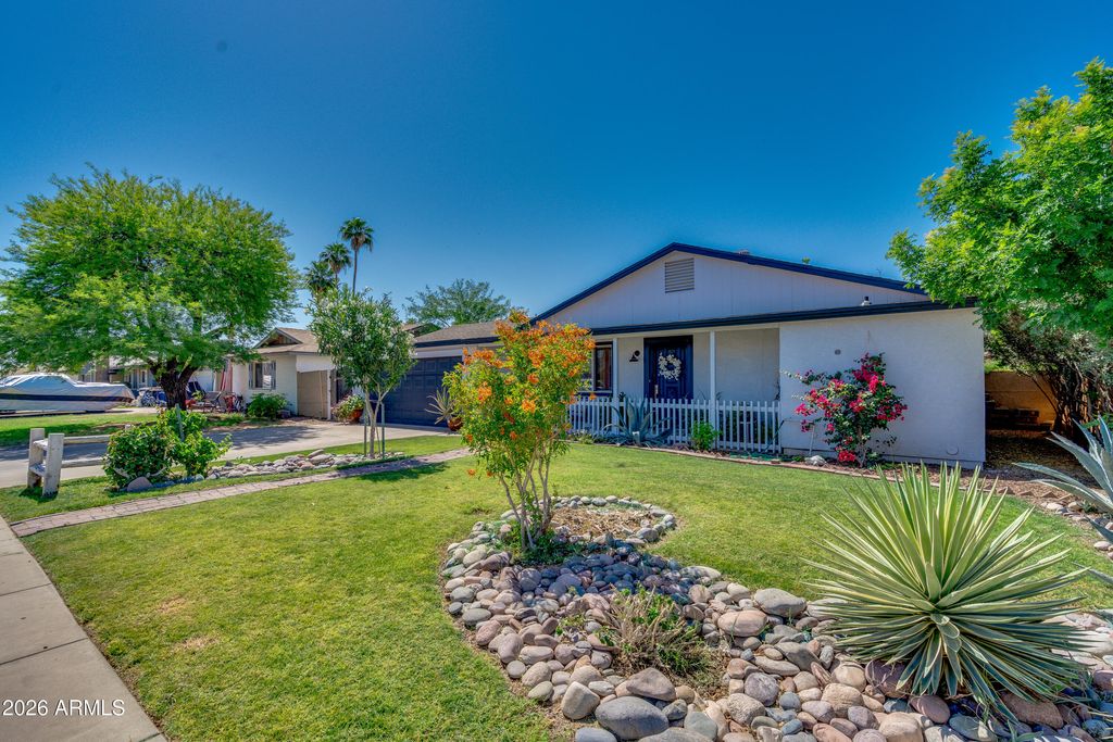 2209 W EDGEWOOD Avenue, Mesa, AZ 85202 — photo 2