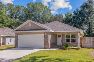 104 Hampton Drive, Crestview, FL 32539