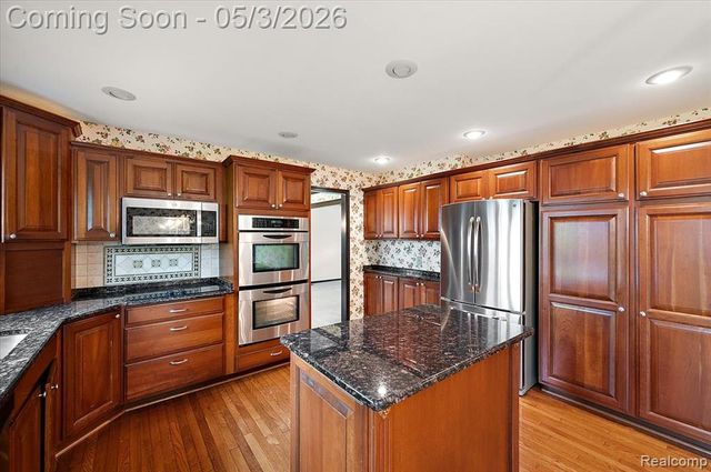 4821 School Bell Lane, Bloomfield Hills, MI 48301