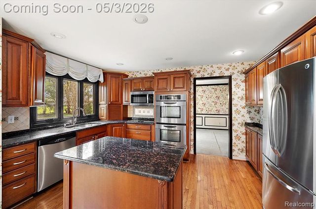 4821 School Bell Lane, Bloomfield Hills, MI 48301