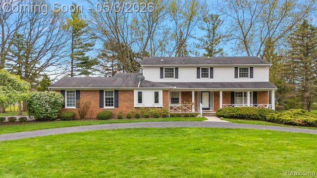 4821 School Bell Lane, Bloomfield Hills, MI 48301