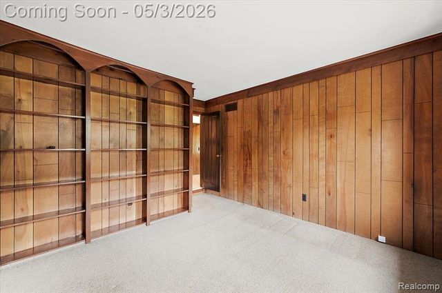 4821 School Bell Lane, Bloomfield Hills, MI 48301