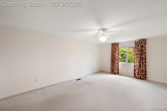 4821 School Bell Lane, Bloomfield Hills, MI 48301