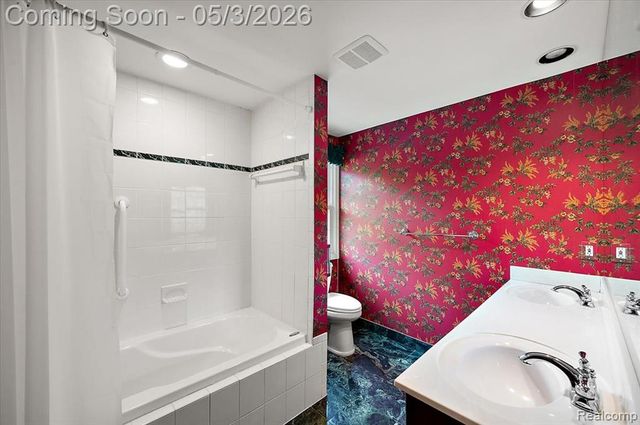 4821 School Bell Lane, Bloomfield Hills, MI 48301