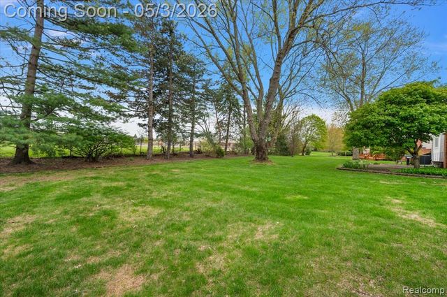 4821 School Bell Lane, Bloomfield Hills, MI 48301