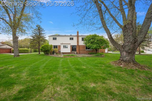 4821 School Bell Lane, Bloomfield Hills, MI 48301