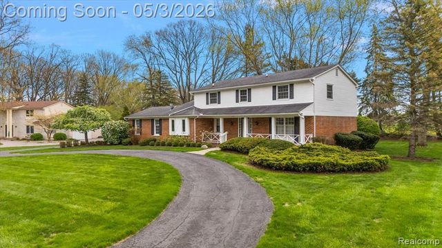 4821 School Bell Lane, Bloomfield Hills, MI 48301