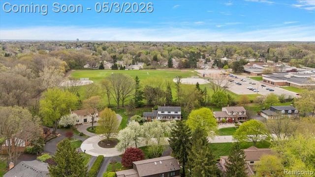 4821 School Bell Lane, Bloomfield Hills, MI 48301