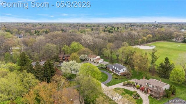 4821 School Bell Lane, Bloomfield Hills, MI 48301
