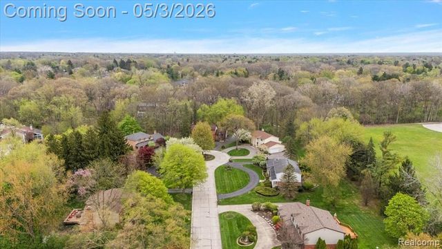 4821 School Bell Lane, Bloomfield Hills, MI 48301