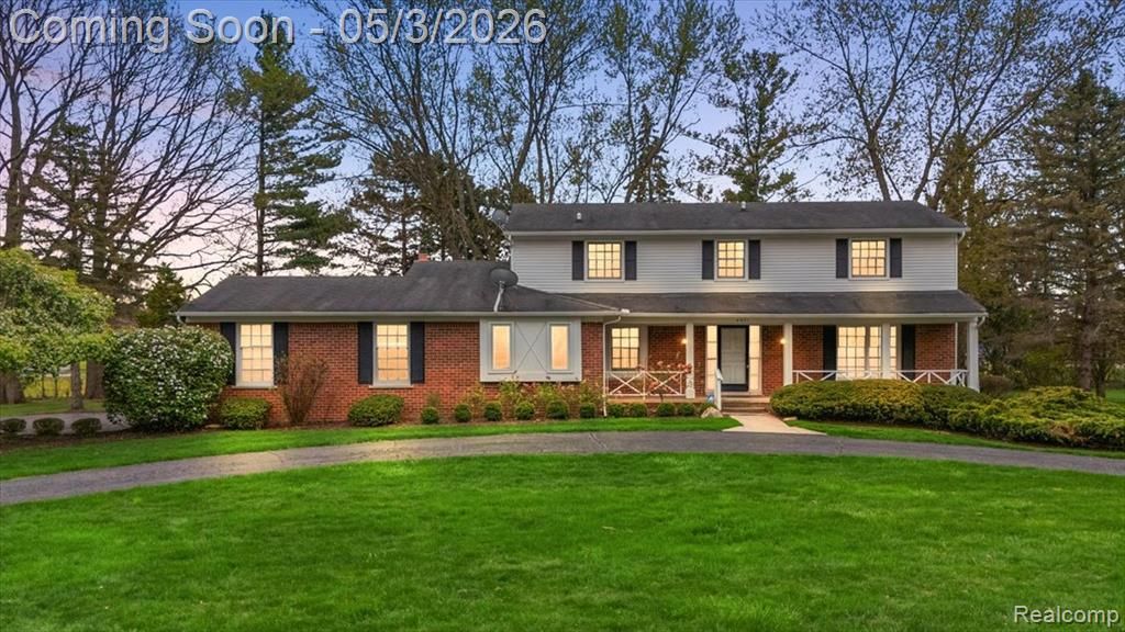 4821 School Bell Lane, Bloomfield Hills, MI 48301