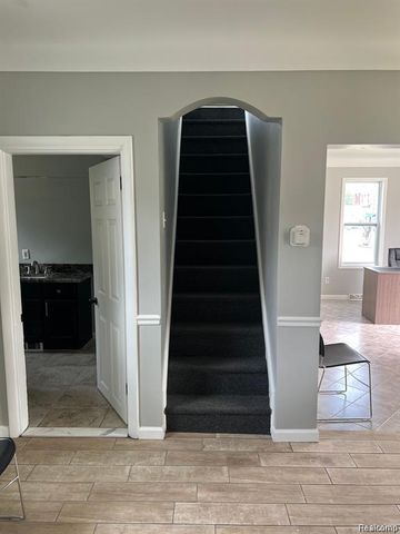 214 S Main Street, Almont, MI 48003