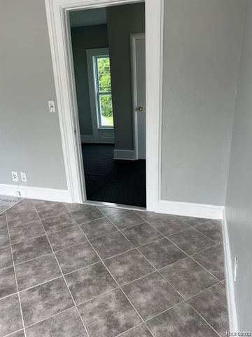 214 S Main Street, Almont, MI 48003