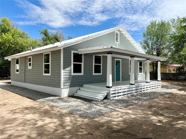 813 Sandy Lane, Espanola, NM 87532