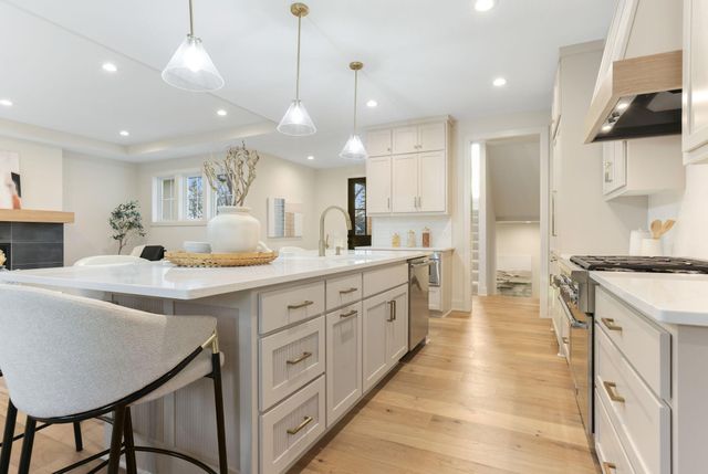 5609 Heather Lane, Edina, MN 55436