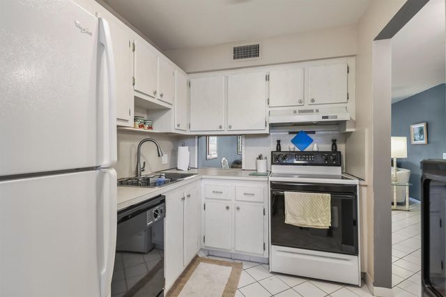 4260 Deste Court 205, Lake Worth, FL 33467