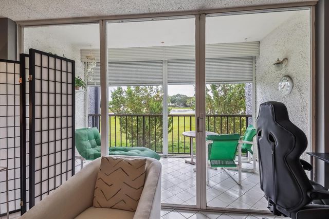 4260 Deste Court 205, Lake Worth, FL 33467