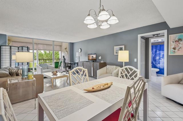 4260 Deste Court 205, Lake Worth, FL 33467