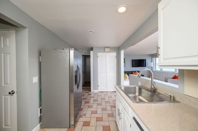 7 Dorchester St 3, Quincy, MA 02171