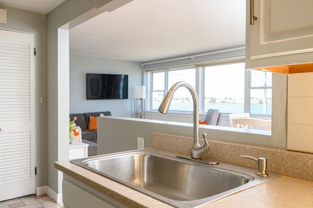 7 Dorchester St 3, Quincy, MA 02171