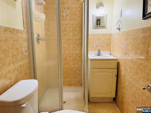 419-421 19th Avenue, Paterson, NJ 07504