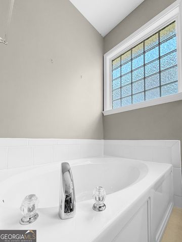 6 Greenview Drive, Newnan, GA 30265