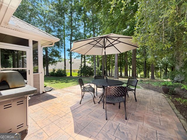 6 Greenview Drive, Newnan, GA 30265