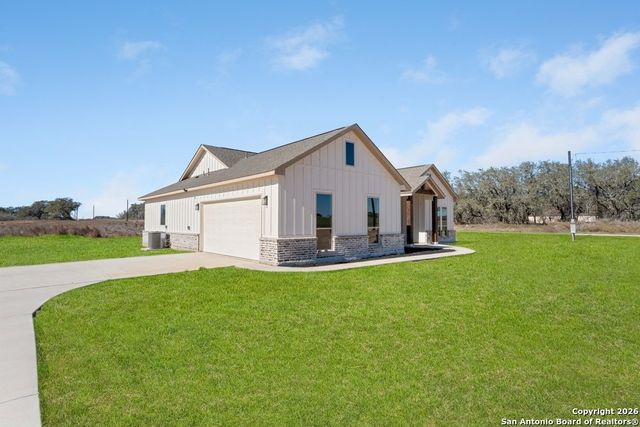 681 Eichman Rd, Poteet, TX 78065