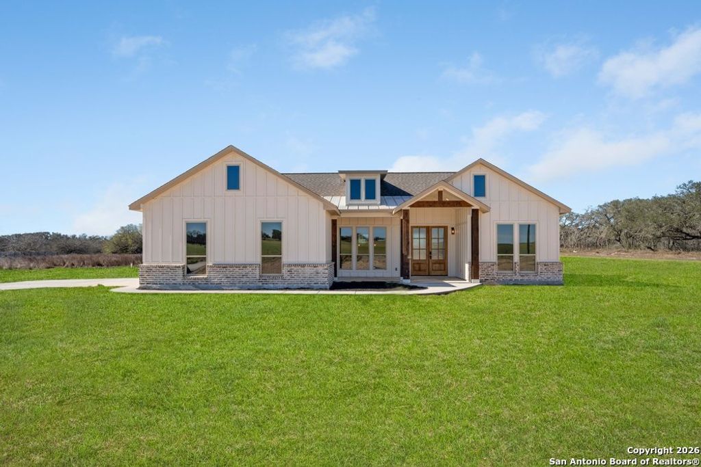 681 Eichman Rd, Poteet, TX 78065