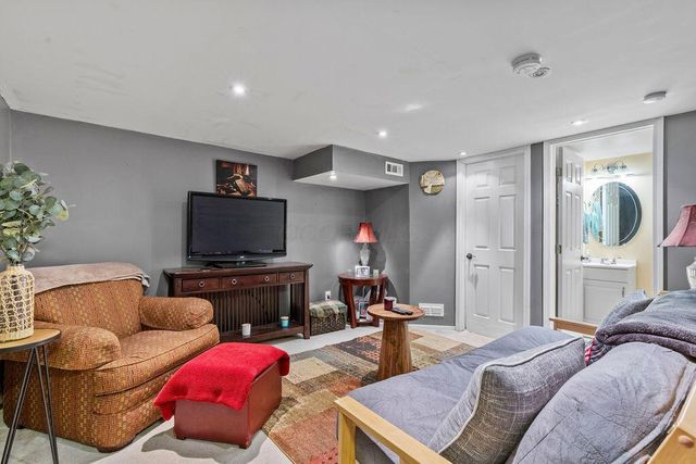 2229 Teardrop Avenue, 35E, Columbus, OH 43235