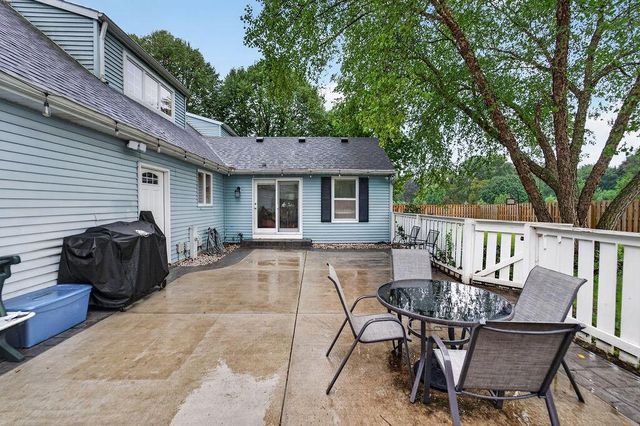1001 W Blackhawk DRIVE, Fort Atkinson, WI 53538