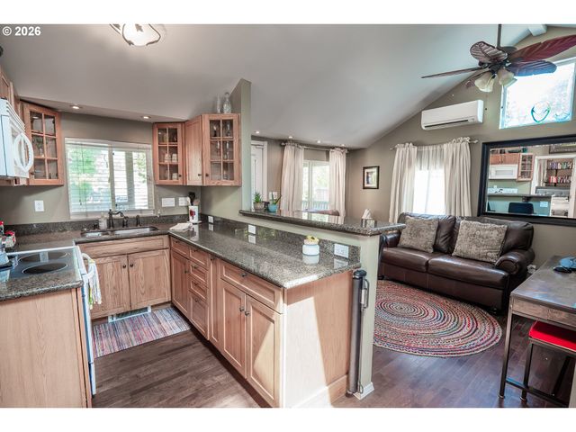60 E 30TH Ave, Eugene, OR 97405
