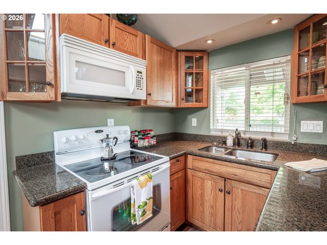 60 E 30TH Ave, Eugene, OR 97405