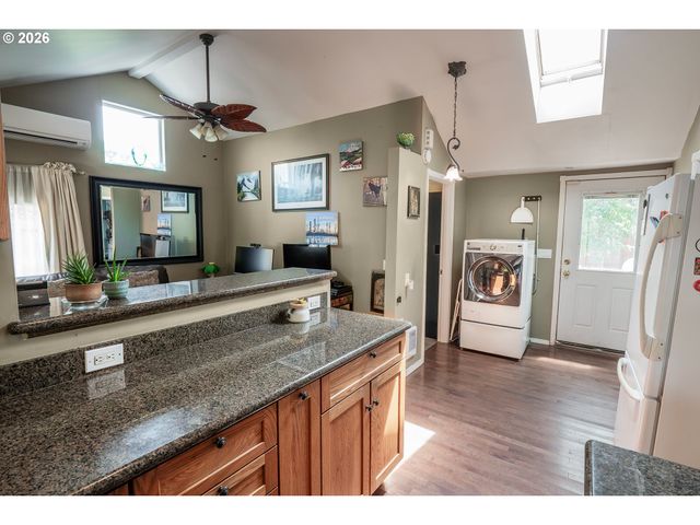 60 E 30TH Ave, Eugene, OR 97405