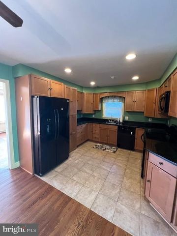 25 KEMPER AVE, Westminster, MD 21157