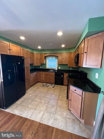 25 KEMPER AVE, Westminster, MD 21157