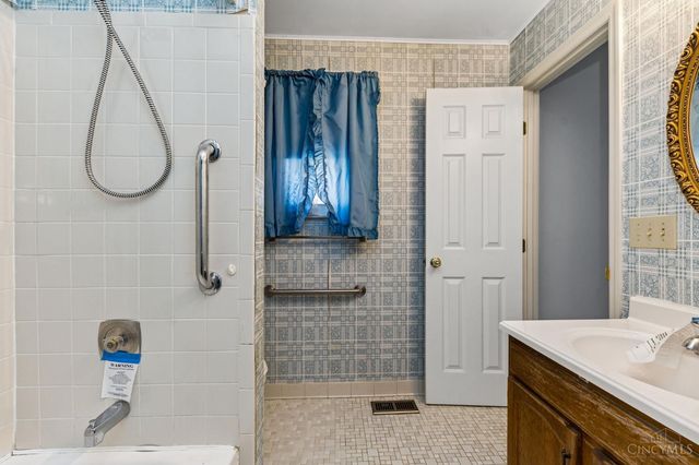 5885 Wade Road, Miami Twp, OH 45150