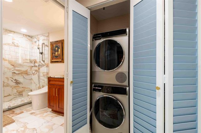 4737 DOLPHIN CAY LANE S 407, St Petersburg, FL 33711