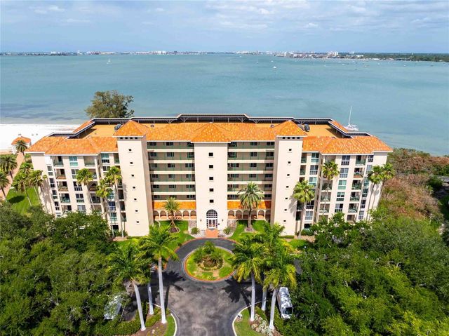 4737 DOLPHIN CAY LANE S 407, St Petersburg, FL 33711