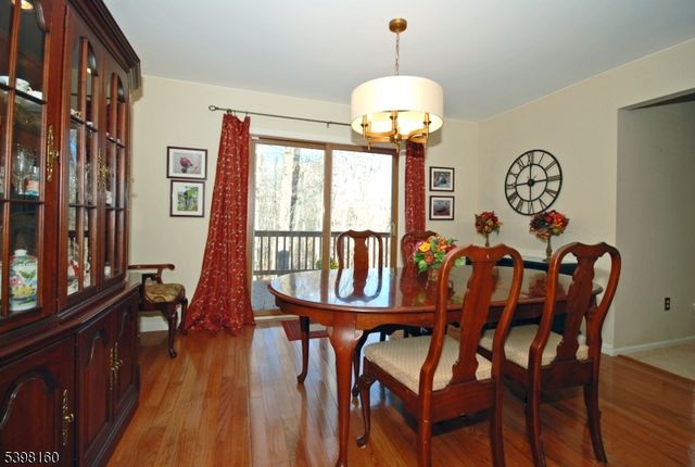 34 Iroquois Trl, Branchburg Twp., NJ 08876