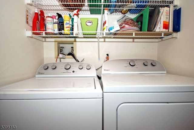 34 Iroquois Trl, Branchburg Twp., NJ 08876